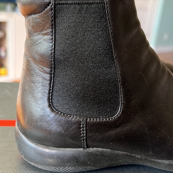Pre-owned authentic Prada black leather booties - Picture 2 of 9